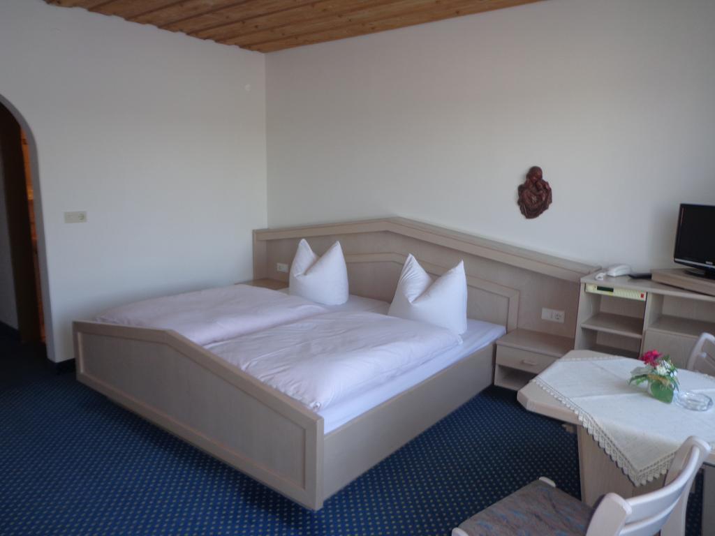 Hotel Am See Neubau Room photo