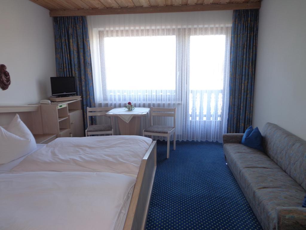 Hotel Am See Neubau Room photo